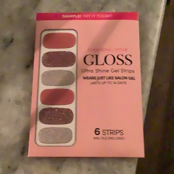 Glossier Other - Finger nail stickers